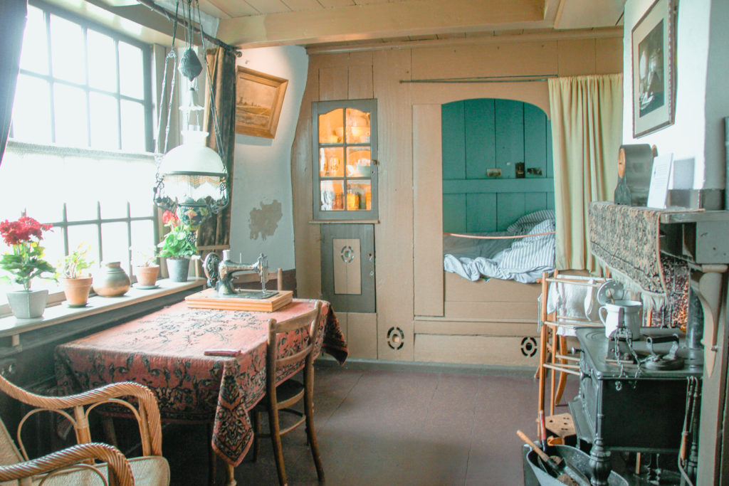 kinderdijk windmill room